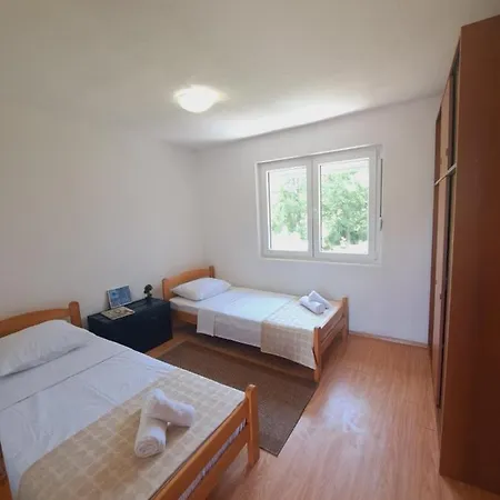 River Apartment *